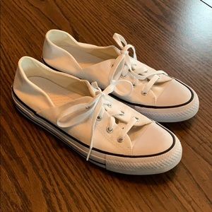 White converse, size 9.5 women’s shoes
